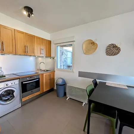 Vue A 1 Min A Pied Des Plages Avec Parking Prive